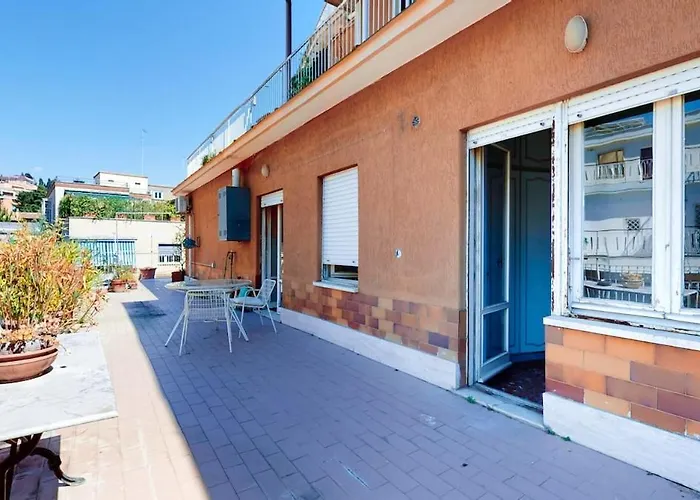 Fiorella's Terrace Apartment *